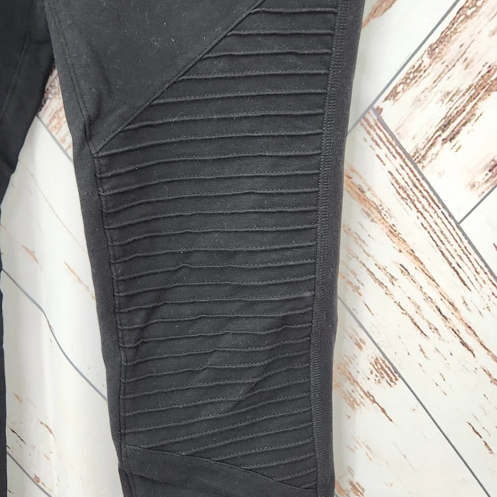 Alo Yoga Urban Moto Sweatpants - Picture 4 of 9